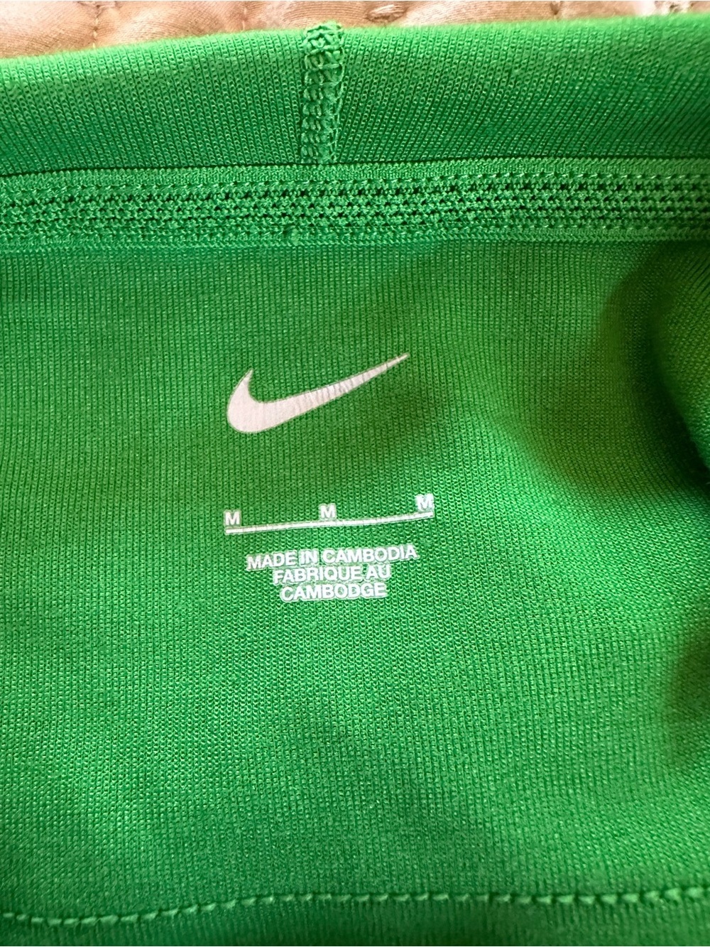 Nike Men's Green Oregon Ducks Hooded Pullover with Yellow Accents - Picture 3 of 4